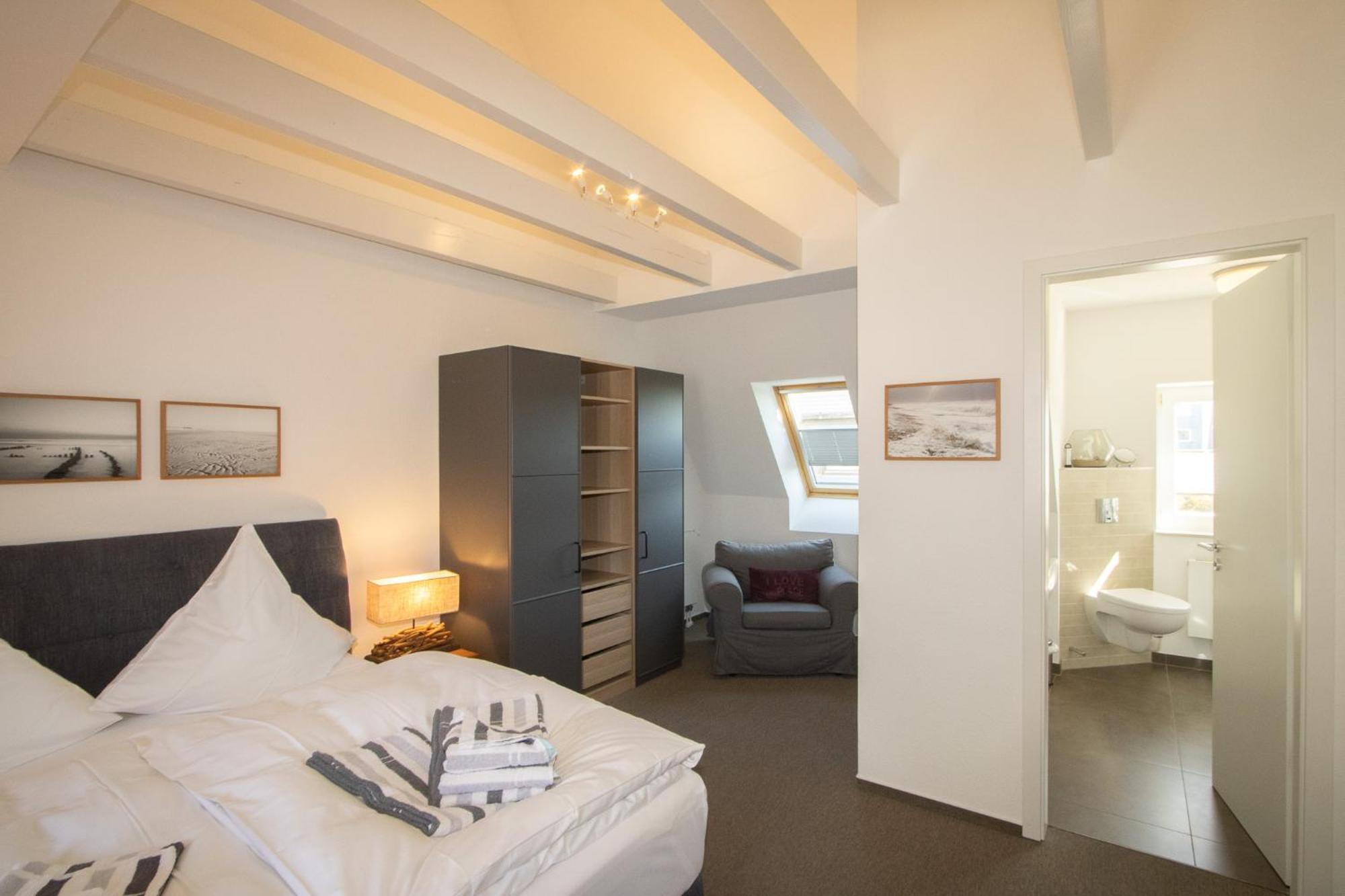 Apartment Haus Emilia - Leuchtturm Hörnum
